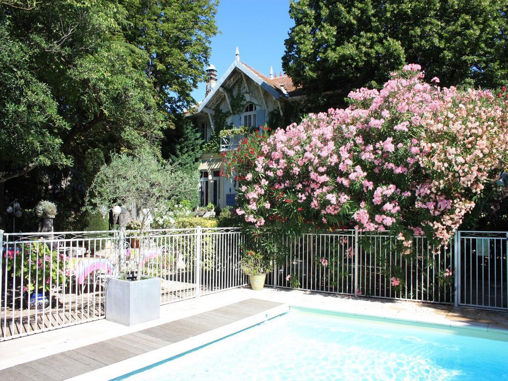 Hotel Le Chalet Fleuri Saint-Remy-de-Provence Exterior photo