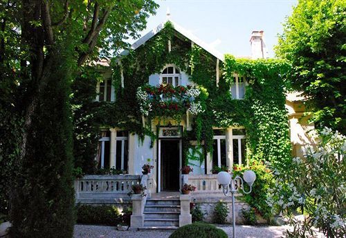 Hotel Le Chalet Fleuri Saint-Remy-de-Provence Exterior photo